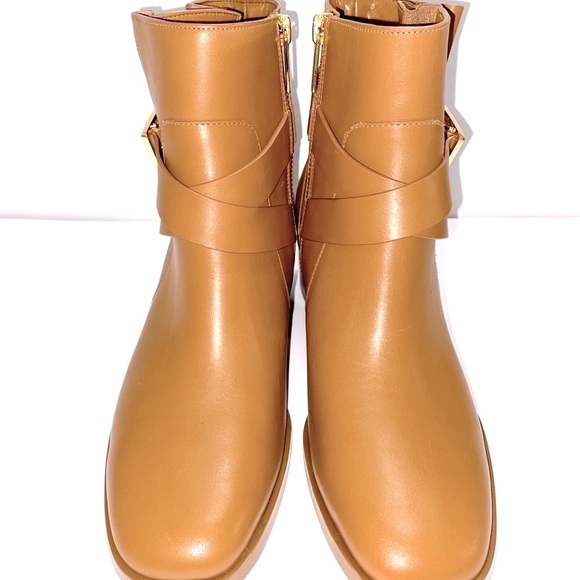 NEW MICHAEL KORS ANKLE BOOTS - Picture 2 of 10